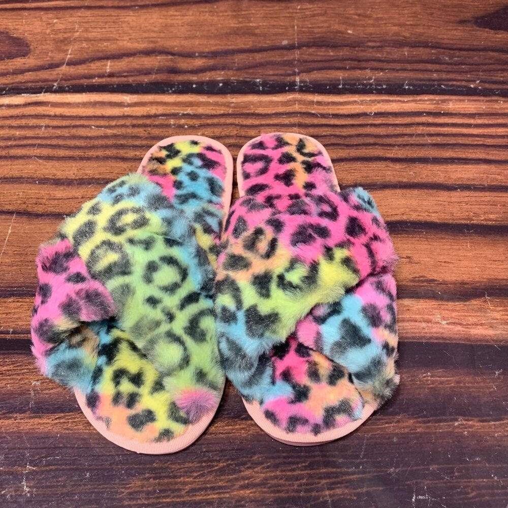 Fuzzy Slippers - Picture 3 of 8